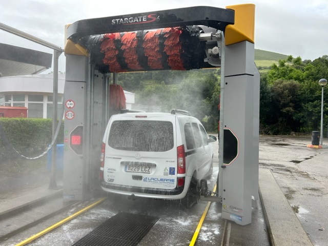 Puente de lavado Aquarama Stargate S6 instalado en Treceño