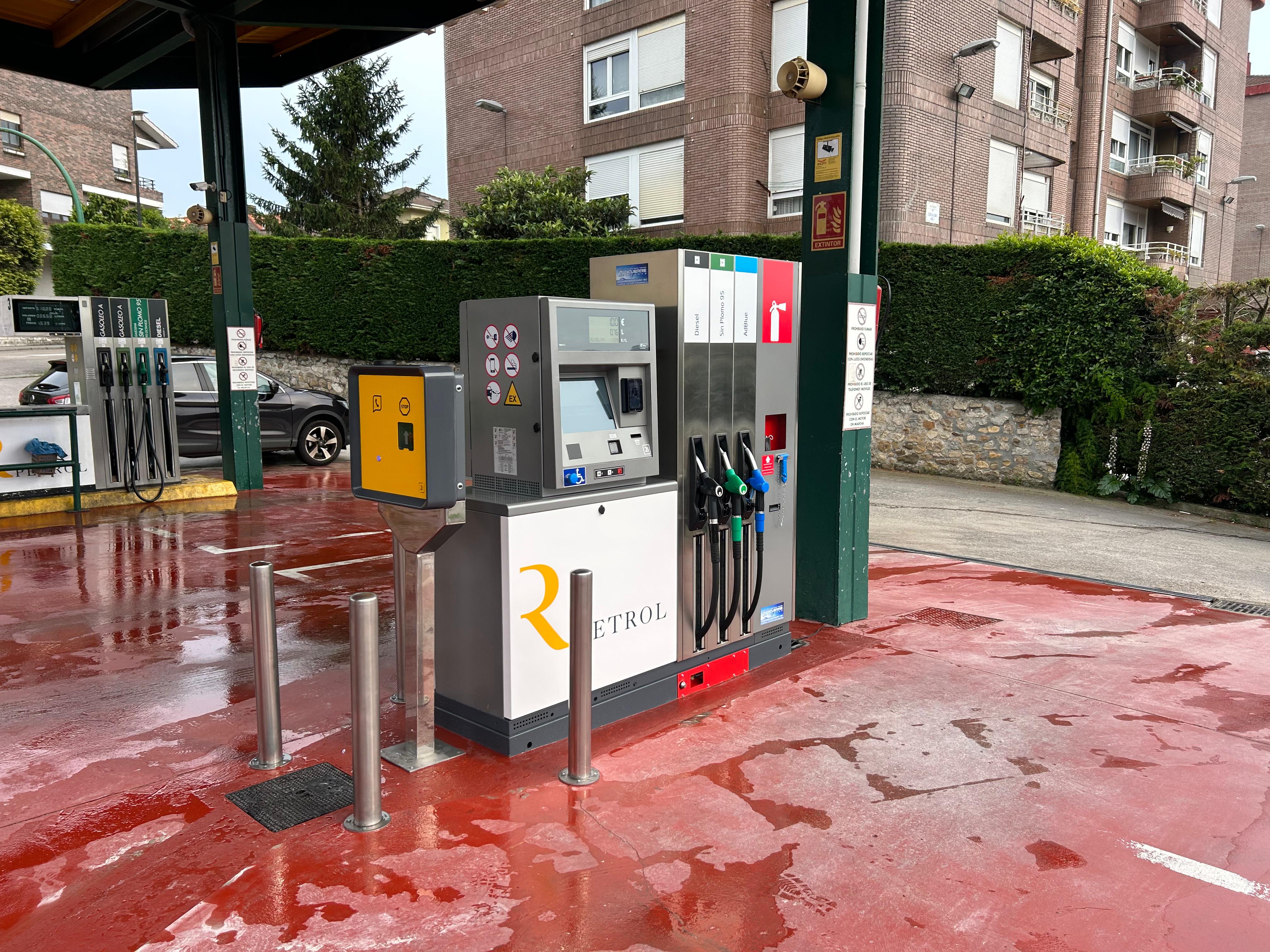 Vista del surtidor desatendido en funcionamiento