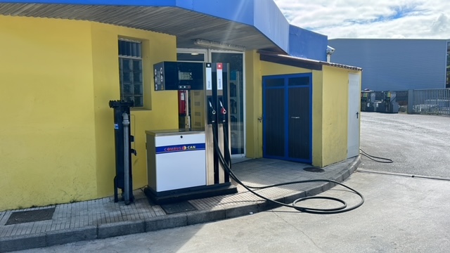 Vista adicional de los surtidores instalados